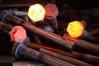 отпуск намного улучшает физические свойства металла, повышает его прочность и пластичность