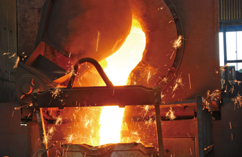 в печах миксерных расплав не только достигает нужной температуры, но и перемешивается