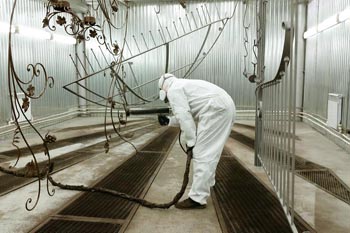 сложность пескоструйной обработки ковки заключается в нестандартной форме изделий сложность пескоструйной обработки ковки заключается в нестандартной форме изделий