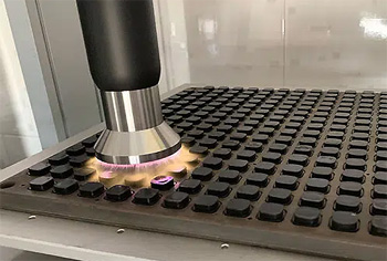 плазменная очистка поверхности удаляет с металла мельчайшие частицы плазменная очистка поверхности удаляет с металла мельчайшие частицы