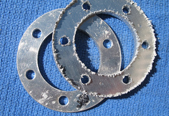 после плазменной резки алюминия: остается очистить готовые детали