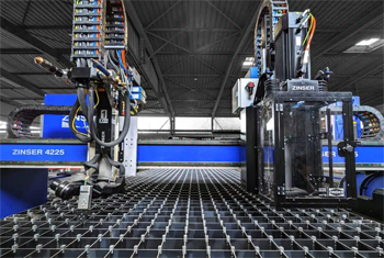 рабочая зона оборудования для плазменной резки ЧПУ