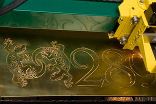 декоративная плазменная резка латуни