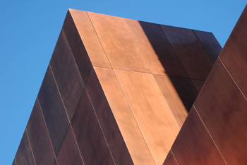 медные плиты во внешней облицовке зданий