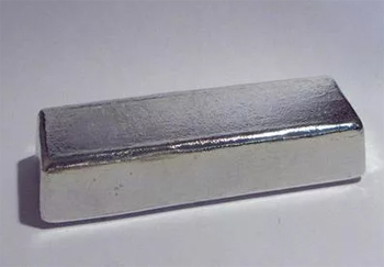 плоский свинцовый прокат получают из слитков металла