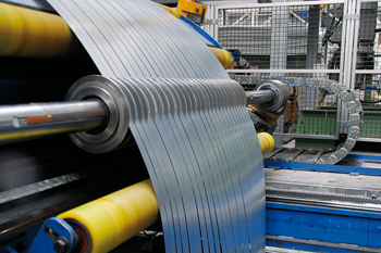 продольная резка плоского титанового проката