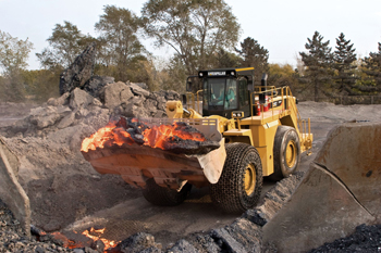 погрузчики не боятся самой грязной и горячей работы