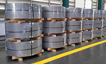 стальная полоса, упакованная в рулоны