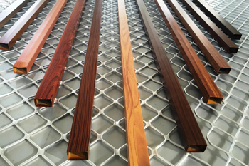 результат порошковой покраски алюминия: профили с имитацией под древесину разных пород результат порошковой покраски алюминия: профили с имитацией под древесину разных пород