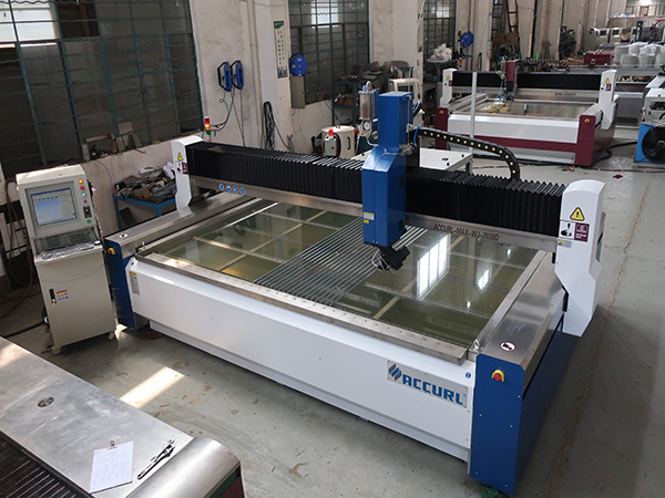 в портальных гидроабразивных станках режущую головку перемещает особое устройство - портал