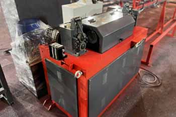 небольшой правильно-отрезной станок для обработки арматуры