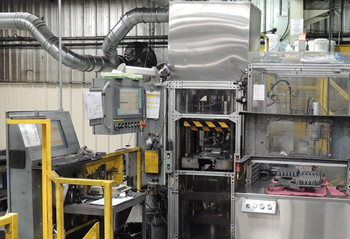 рабочее место оператора пресса для металлических порошков