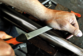 чтобы подогнать детали при припасовке, нужно максимально выровнять их поверхность