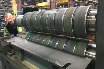 работа на линии продольной резки рулонов