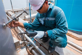 для проведения испытаний оборудования используют лазерные системы, дефектоскопы, тепловизоры и другие точные приборы