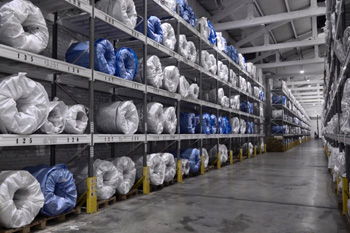 проволока оцинкованная хранится на складе в специальной упаковке