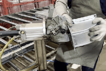 пневматические пуклевочные прессы намного снижают трудоемкость процесса