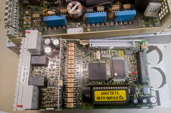 неисправность на уровне микросхем - довольно частая причина ремонта частотных преобразователей