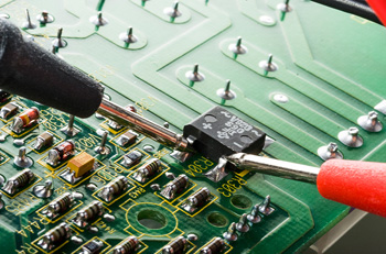ремонт PLC контроллеров может затрагивать тончайшие элементы микросхем