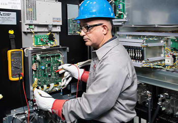 от своевременного и качественного ремонта промышленных ИБП зависит работа всего предприятия, ведь без электричества она невозможна