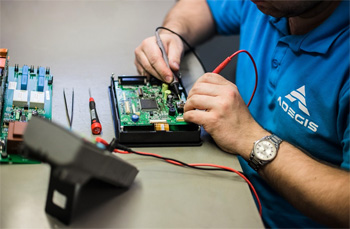 ремонт промышленных мониторов любых размеров: от масштабных твч-панелей до портативных устройств