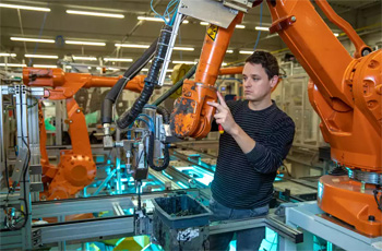 ремонт промышленных роботов выполняют только после детального обследования системы