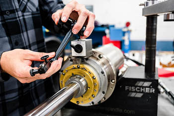 ремонт шпинделей включает разные операции: от восстановления изношенных поверхностей до шлифовки