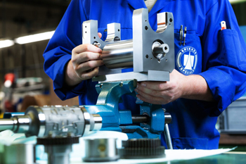 при ремонте спецтехники проводят замену деталей, если восстановить старые невозможно