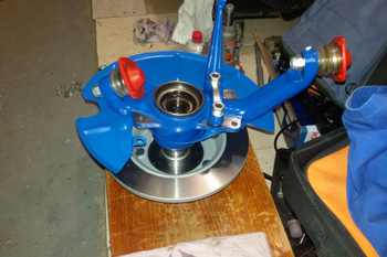 одна из самых ответственных операций ремонта - установка ступицы в поворотный кулак