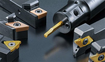 резцы для токарной резки имеют разные формы и размеры