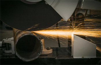 резка труб абразивно-отрезным станком