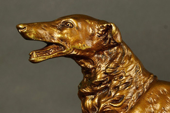 фигурка, выполненная резкой бронзы