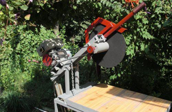 резку компактным дисково-отрезным станком можно выполнять в любом месте, даже на даче