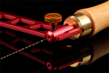 при резке копировальной пилой нужно периодически менять полотно, фиксируя его с помощью специальных приспособлений