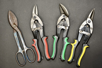 ручной инструмент для резки металлов разных типов