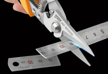 резка ножницами по металлу может быть разрушительной, если они становятся объектом детской шалости