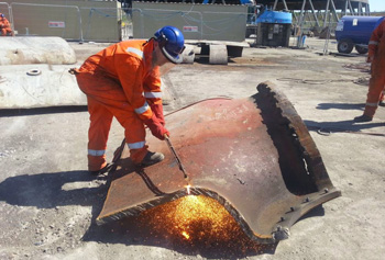 резка пропаном выручает, когда нужно разрезать очень толстую заготовку