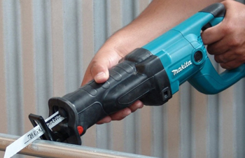 резке сабельными пилами легко поддаются трубы