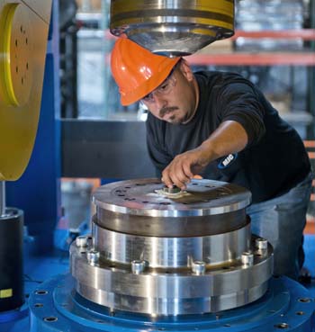 работа ротационно-ковочной машины основана на эффекте вращения