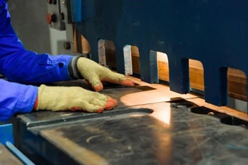 рубка заготовок на гильотине