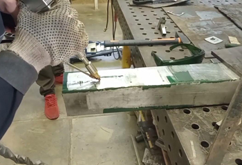 ручная лазерная резка - редкий, но эффективный способ обработки металла