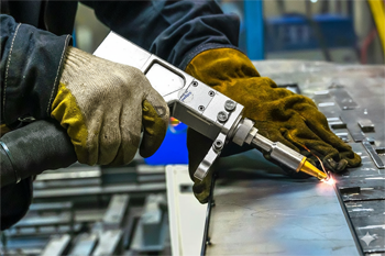 ручная лазерная резка листа