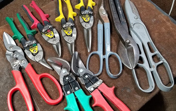 ручных ножниц по металлу много не бывает, особенно у настоящего мастера