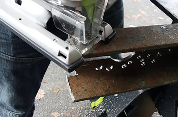 лобзики как ручные пила по металлу могут справляться даже с массивными заготовками