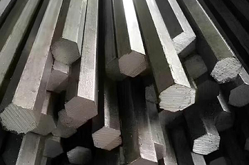 титановый шестигранник может выдержать и высокие температуры, и неблагоприятные для других металлов среды