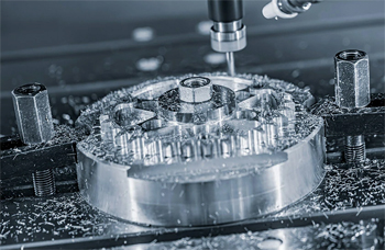 широкоуниверсальные фрезерные станки могут изготовить и простейшие, и очень сложные детали