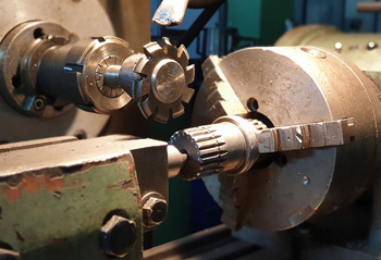 формирование прямолинейных углублений при шлицефрезерной обработке