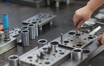 штамповка алюминия предполагает использование штампов любой сложности штамповка алюминия предполагает использование штампов любой сложности