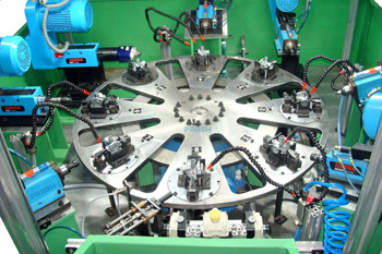 специализированные сверлильные станки имеют специфическое оснащение