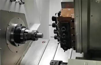 специализированные токарные станки могут выполнить операции, недоступные другому оборудованию